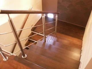 Schody drewniane i tarasy-Schody drewniane z balustradą