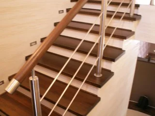Schody drewniane i tarasy-Drewniane schody z balustradą
