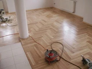 Parkiety i deski-Parkiet krajowy jesion kolor