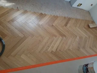 Parkiety i deski-Montaż parkietu finish gotowego dąb natura