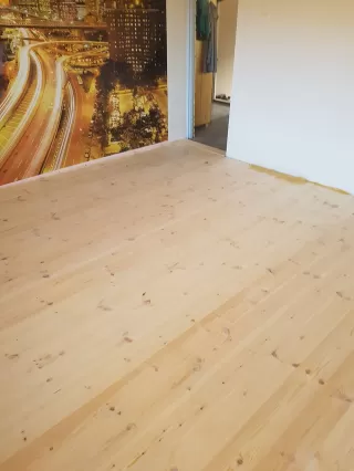 PODŁOGI DREWNIANE MONTAŻ-Montaż podłóg z desek w Łodzi