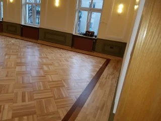 Renowacja, konserwacja podłogi-Renowacja parkietu w dużej sali