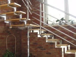 Schody drewniane i tarasy-Schody lewitujące z balustrada